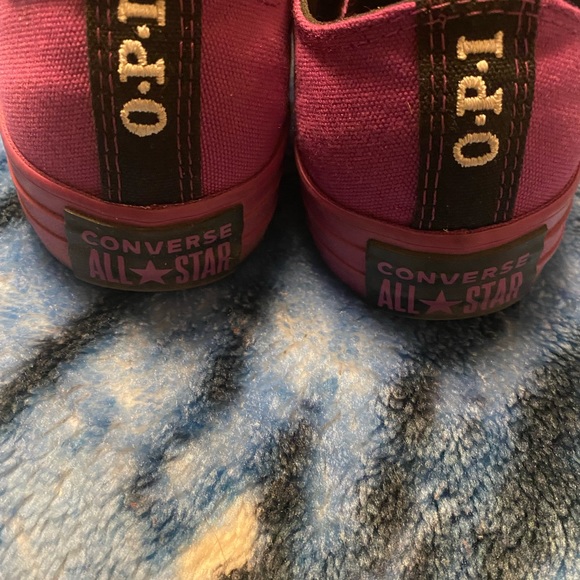 Purple chucks. Men size 4 women size 6 - Picture 3 of 6